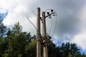 How Hurricanes Impact Your Homes Electrical System - electrician in new orleans - b powered electric